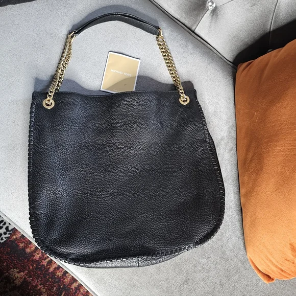 Michael Kors Black Pebbled Genuine Leather Shoulder Bag with Gold Chain Straps - Picture 2 of 4